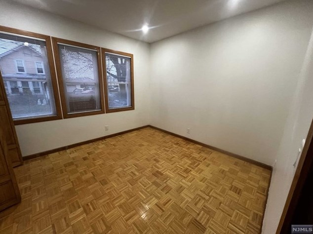 15 Washington St, Belleville, NJ 07109