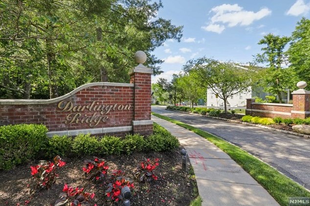 1197 Sycamore Ln, Mahwah, NJ 07430-2367