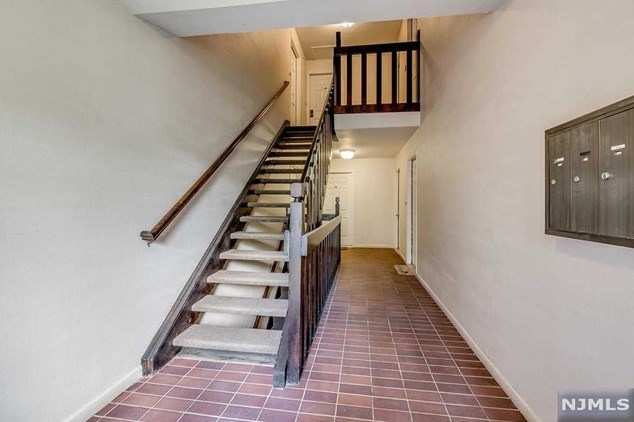 3 Avon Ct, Chatham Township NJ exterior