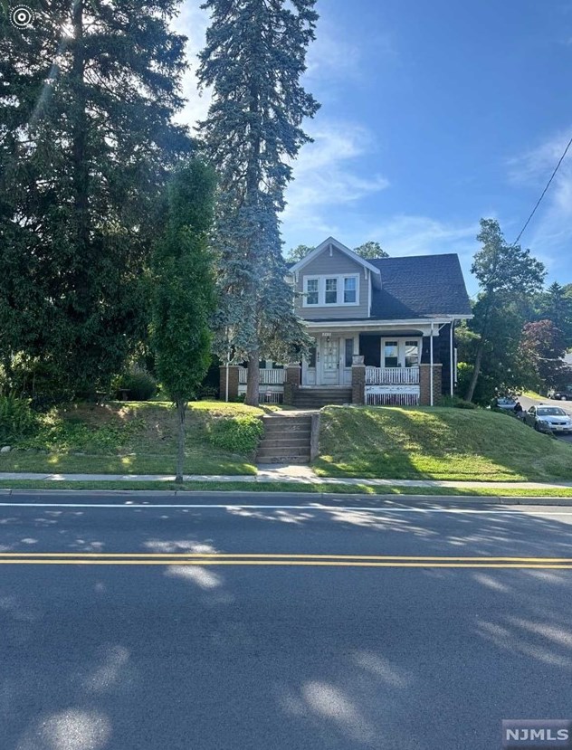 240 Valley Rd, Clifton NJ 07013 exterior