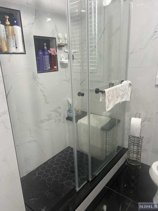 72 Delaware Ave, Dumont NJ  07628-2408 exterior