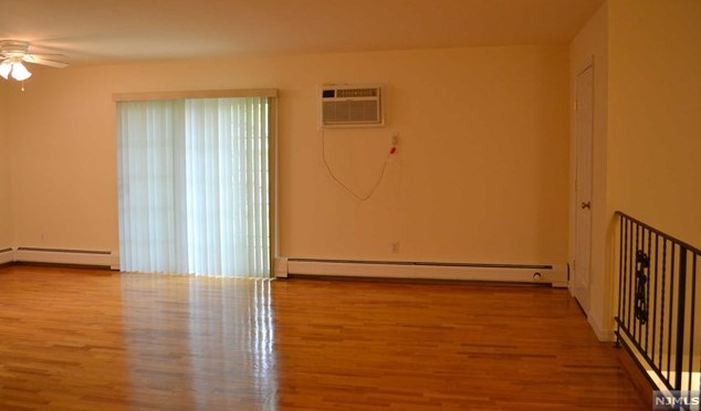 110 Midland Ave, Midland Pk, NJ 07432-1414