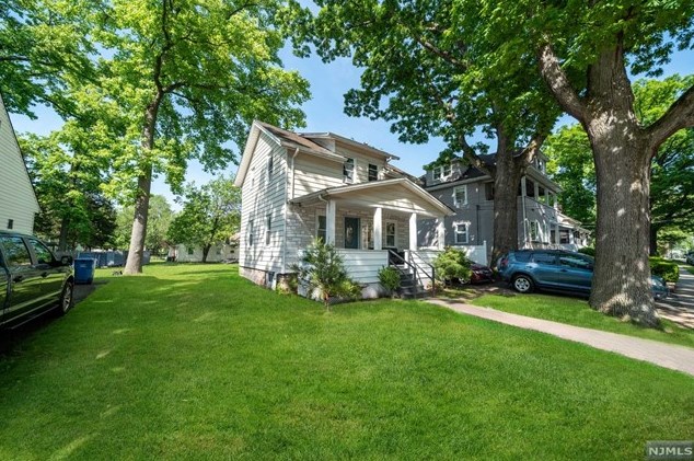 323 Englewood Ave, Englewood, NJ 07631-3203