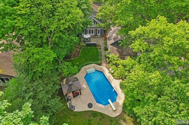 914 Elaine Ter, Ridgewood, NJ 07450-2206