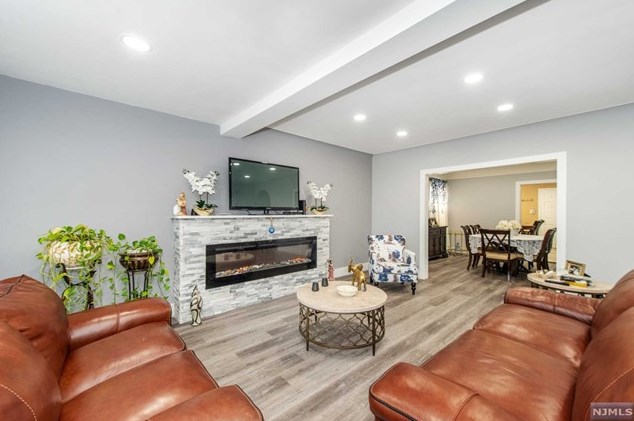 8301 3rd Ave, North Bergen, NJ 07047-5086