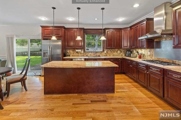 43 Mountainview Rd, Demarest, NJ 07627