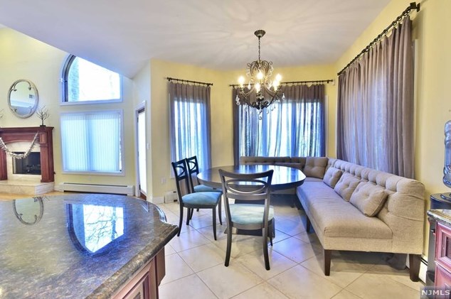 1077 Briar Way, West Fort Lee NJ 07024-6445 exterior