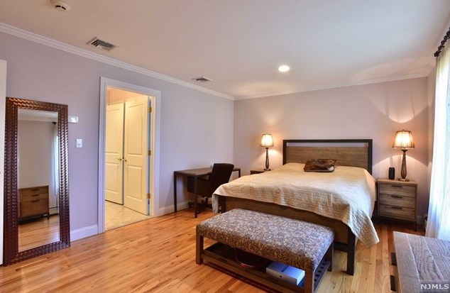 1077 Briar Way, West Fort Lee NJ 07024-6445 exterior