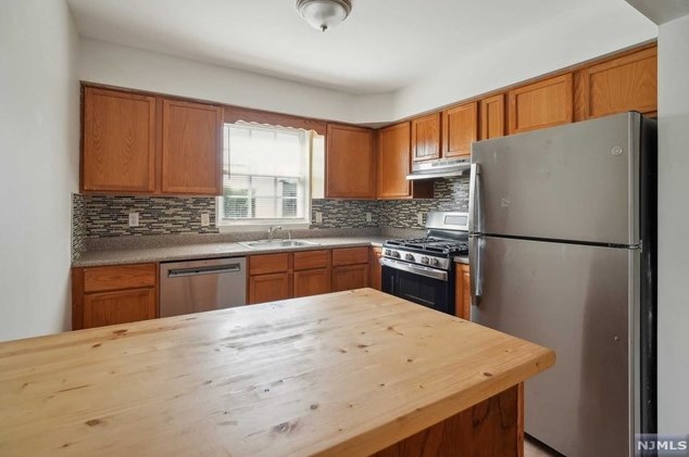 11 Bostwick Ave #2, Jersey City, NJ 07305