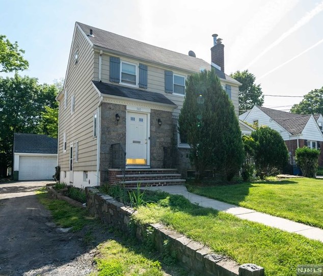 340 Levinsohn Pl, Englewood, NJ 07631-2120