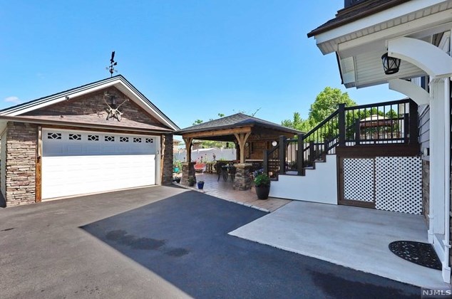 55 Fairmount Ave, North Arlington, NJ 07031-6136