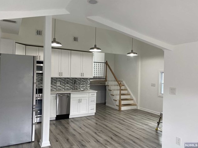 115 Cloverdale Ave, Paramus, NJ 07652