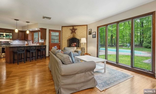 18 Ellsworth Ter, Montvale NJ 07645-2010 exterior