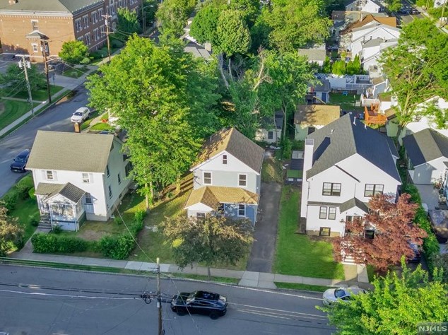 204 Indiana St, Maplewood NJ 07040-3404 exterior