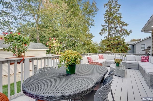 117 Lk St, Bergenfield NJ 07621-2817 exterior