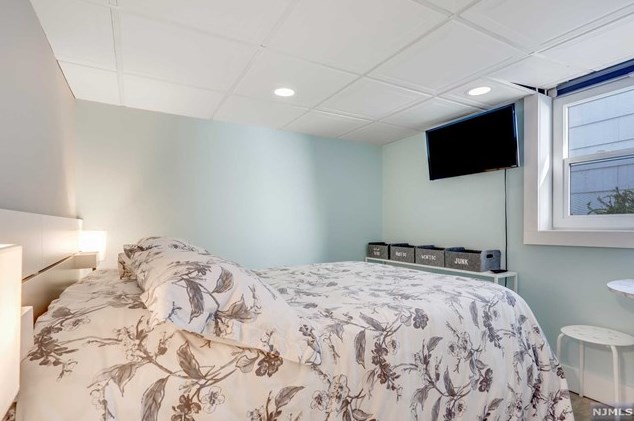 117 Lk St, Bergenfield NJ 07621-2817 exterior