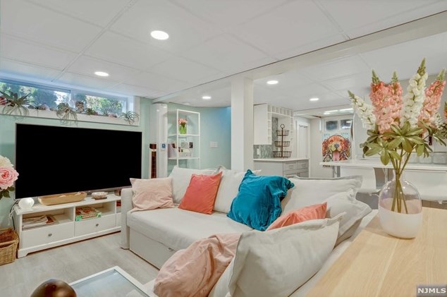 117 Lk St, Bergenfield NJ 07621-2817 exterior