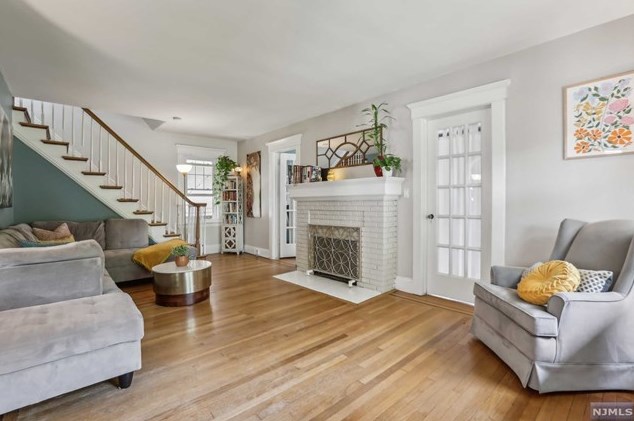 505 Queen Anne Rd, Teaneck, NJ 07666-3237