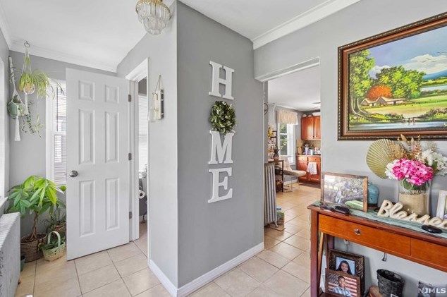 187 Ft Lee Rd, Teaneck NJ 07666-3209 exterior