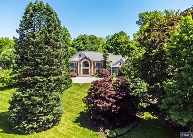 154 E Saddle River Rd, Upper Saddle River, NJ 07458