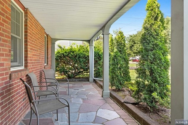 1325 Dickerson Rd, Teaneck, NJ 07666
