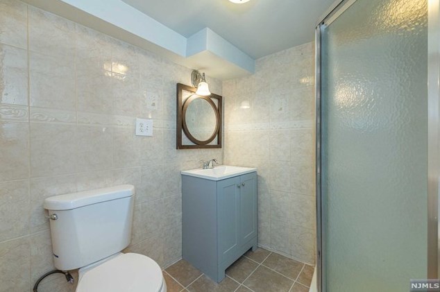 125 Kearney Ave, Jersey City NJ 07305-1632 exterior