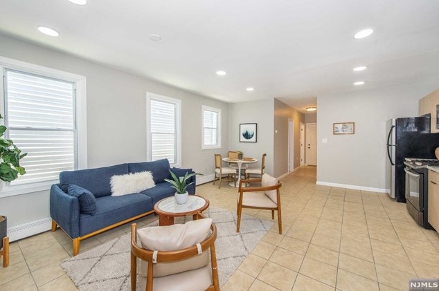 125 Kearney Ave, Jersey City NJ 07305-1632 exterior