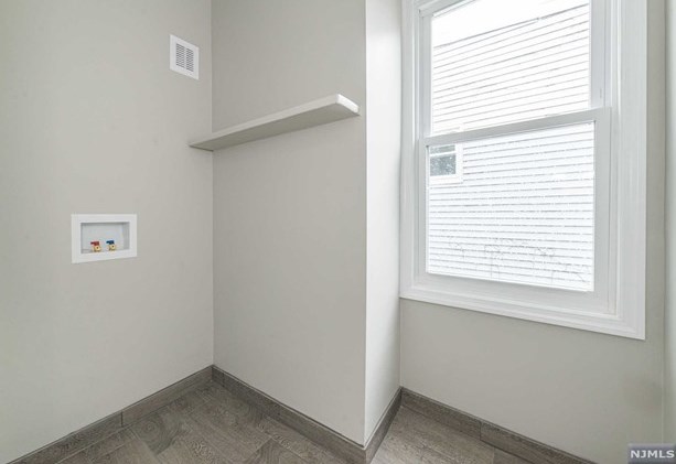 125 Kearney Ave, Jersey City NJ 07305-1632 exterior