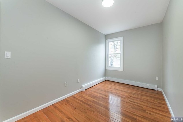 125 Kearney Ave, Jersey City NJ 07305-1632 exterior