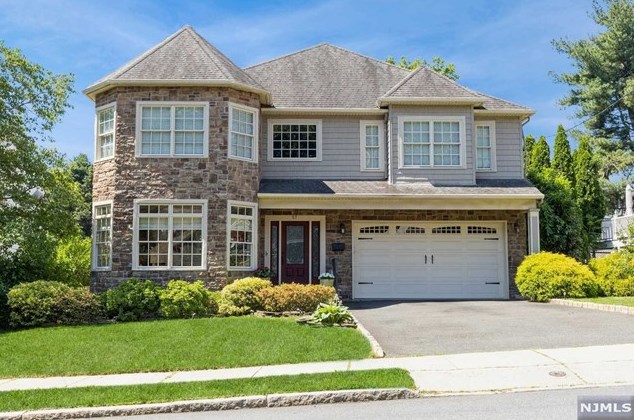 57 High St, Nutley, NJ 07110-1133