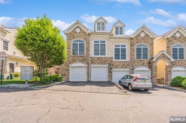 23 Forshee Cir, Montvale, NJ 07645