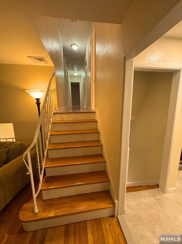 131 Prospect Ter, Teaneck NJ 07666-5823 exterior