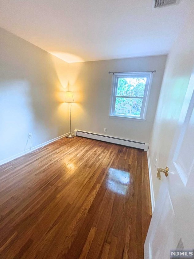 131 Prospect Ter, Teaneck NJ 07666-5823 exterior