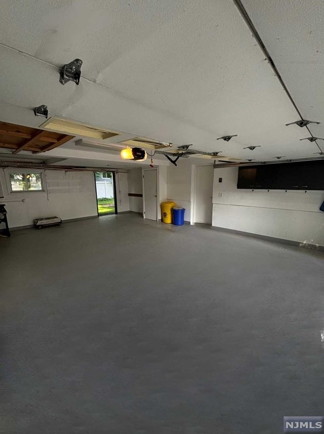 131 Prospect Ter, Teaneck NJ 07666-5823 exterior