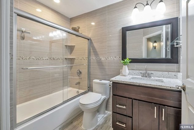 317 Pleasant Ave, Ridgewood NJ  07450-2836 exterior