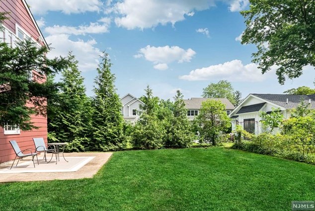 317 Pleasant Ave, Ridgewood NJ  07450-2836 exterior