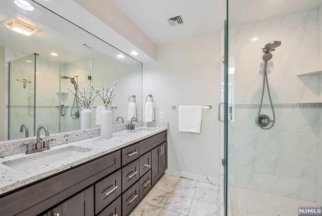 317 Pleasant Ave, Ridgewood NJ  07450-2836 exterior