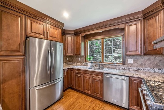 317 Pleasant Ave, Ridgewood NJ  07450-2836 exterior