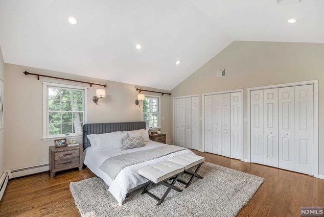 317 Pleasant Ave, Ridgewood NJ  07450-2836 exterior