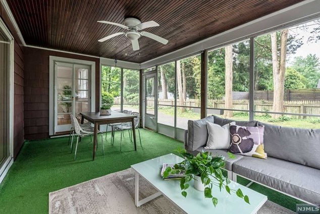 317 Pleasant Ave, Ridgewood NJ  07450-2836 exterior