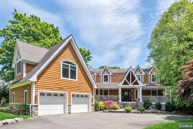 554 E Saddle River Rd, Upper Saddle River, NJ 07458