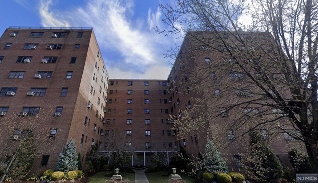 208 Anderson St, Hackensack NJ  07601-3519 exterior