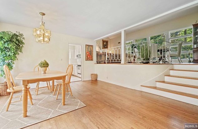 14 Walnut Dr, Tenafly, NJ 07670-2836