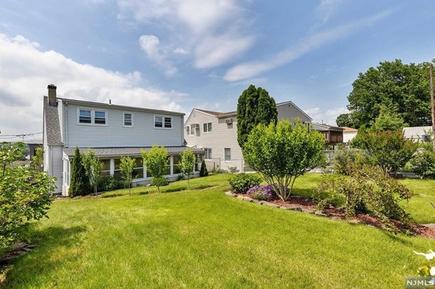 706 8th St, Lyndhurst NJ  07071-3108 exterior