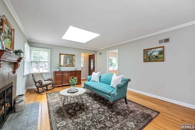 53 Lloyd Rd, Ho Ho Kus, NJ 07423