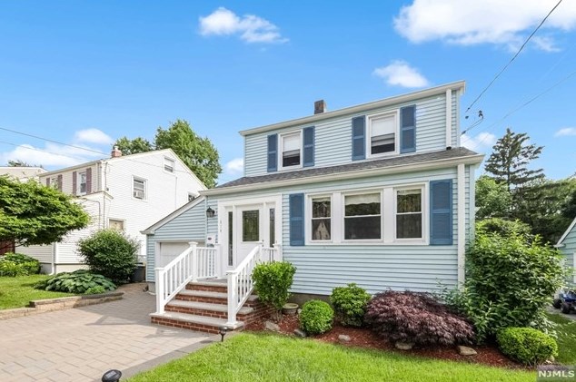 614 Maple Ave, Teaneck, NJ 07666-1833