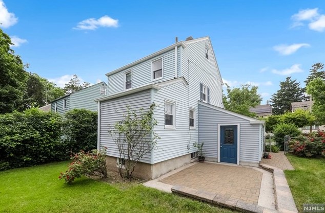 614 Maple Ave, Teaneck NJ 07666-1833 exterior