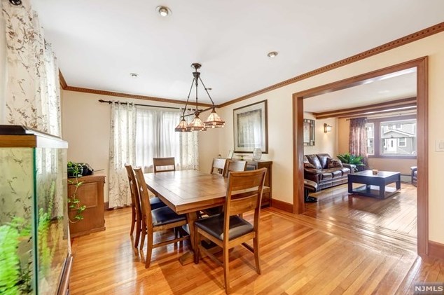 614 Maple Ave, Teaneck NJ 07666-1833 exterior