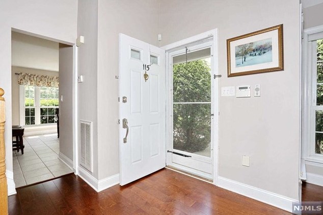 115 Swiatek Ct, Mahwah, NJ 07430