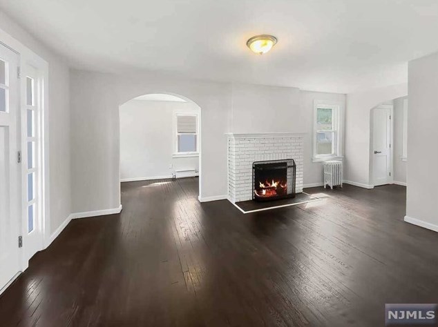 1290 Beaumont Ave, Teaneck NJ 07666-4901 exterior